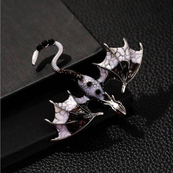 Vintage inspired Dragon With Black & Gray Ombré Jewel Accent Engraved details - Picture 1 of 6